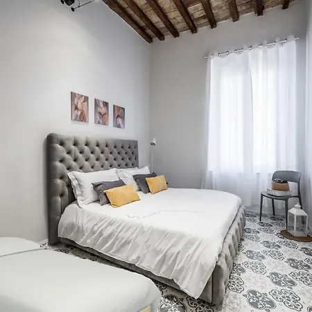 Emilia Palace Apartment *