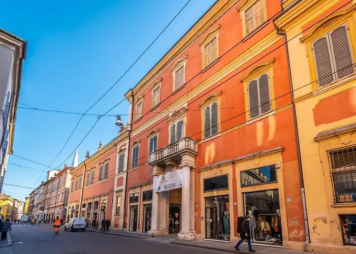 Emilia Palace Apartment